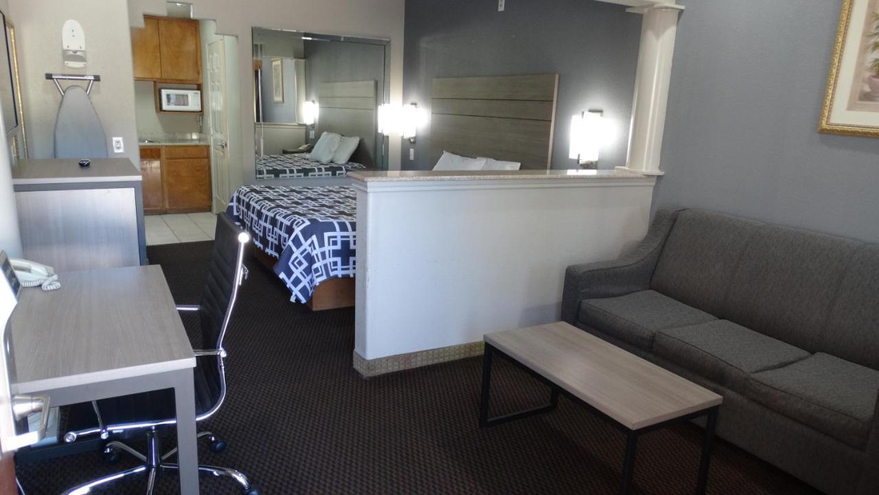 Regency Inn And Suites Humble Bagian luar foto