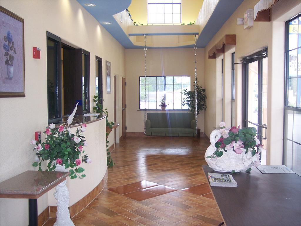 Regency Inn And Suites Humble Bagian luar foto